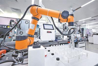 從實驗室走向生產線 | 機器人出戰，專攻新材料研發